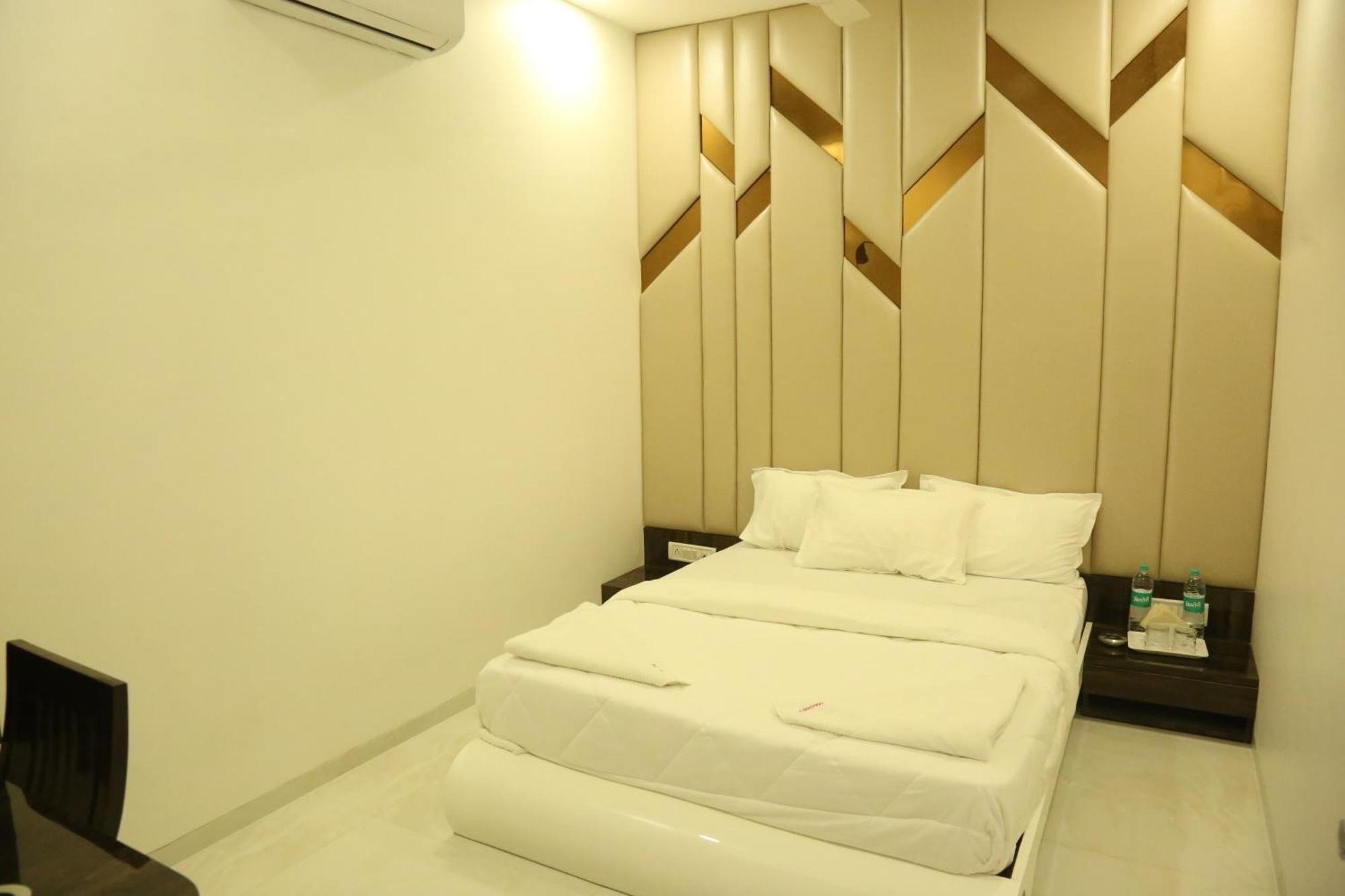 Hotel Magnum Airport T-2 Mumbai Exterior photo